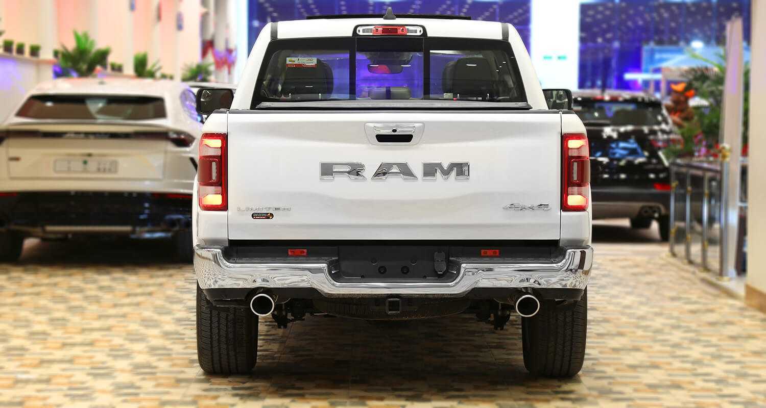 Rent Mercedes-Benz G63 AMG | Luxury Car Rental Dubai-pic_5