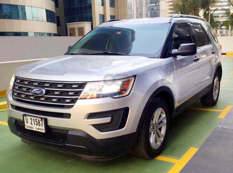 Rent Ford Explorer 2017 in Dubai - Comfortable SUV-pic_2