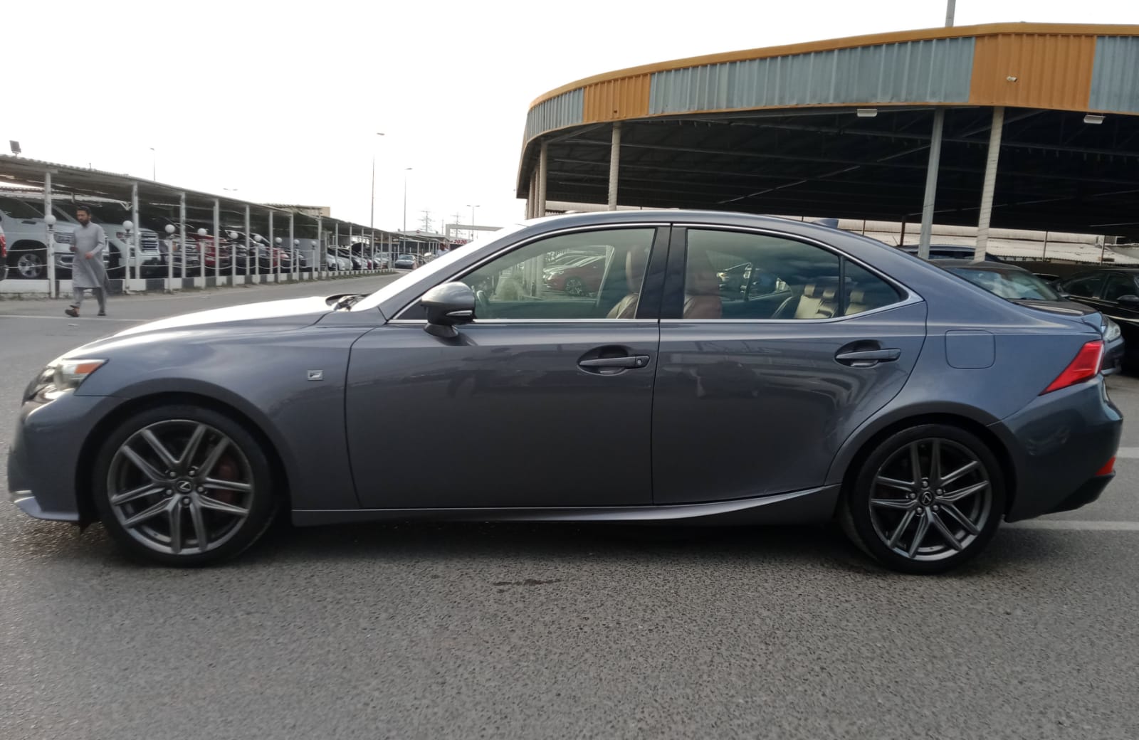 Lexus IS 350 F Sport V6 3.5L Full Option Model 2016-pic_3