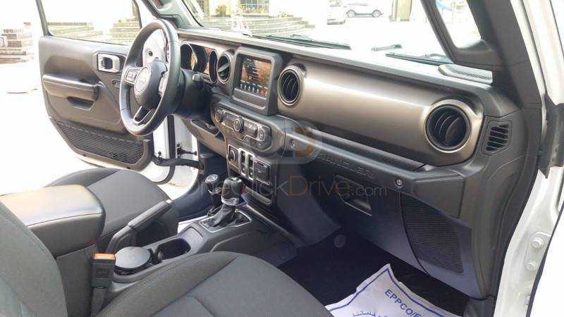 RENT JEEP WRANGLER UNLIMITED SAHARA EDITION 2018 IN DUBAI-pic_3