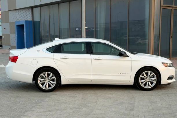 Rent Chevrolet Impala 2022-pic_3