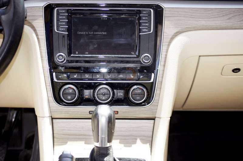 RENT VOLKSWAGEN PASSAT 2019 IN DUBAI-pic_3