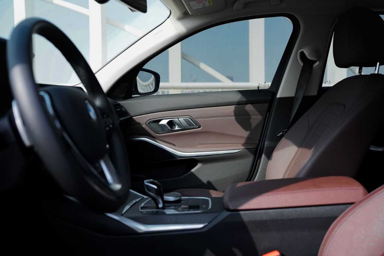 BMW 320 i 2021-pic_2