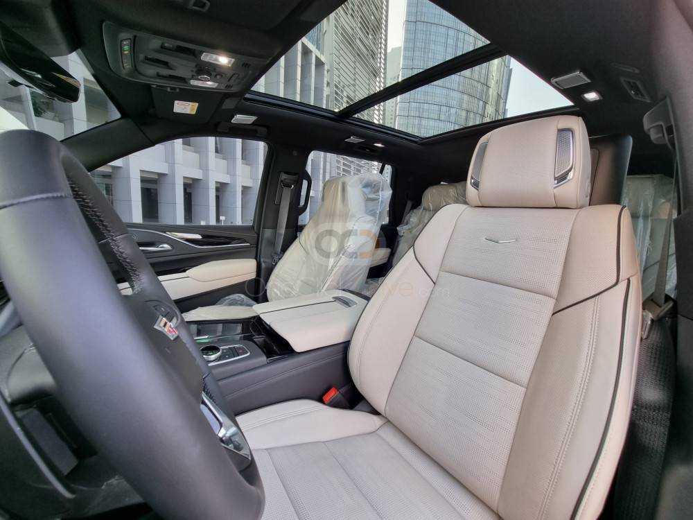 RENT CADILLAC ESCALADE PLATINUM SPORT 2022 IN DUBAI-pic_6