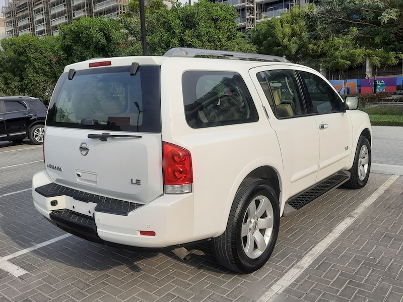 Nissan Armada LE-pic_2
