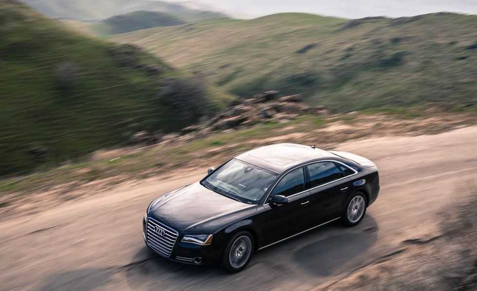 Rent Audi A8 2022-pic_1