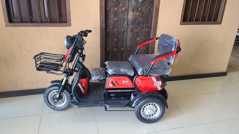 Triple Rider Scooter with Sliding Functionality-image